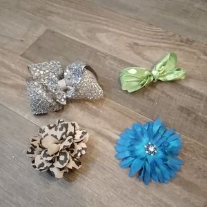 4 Hair Clips